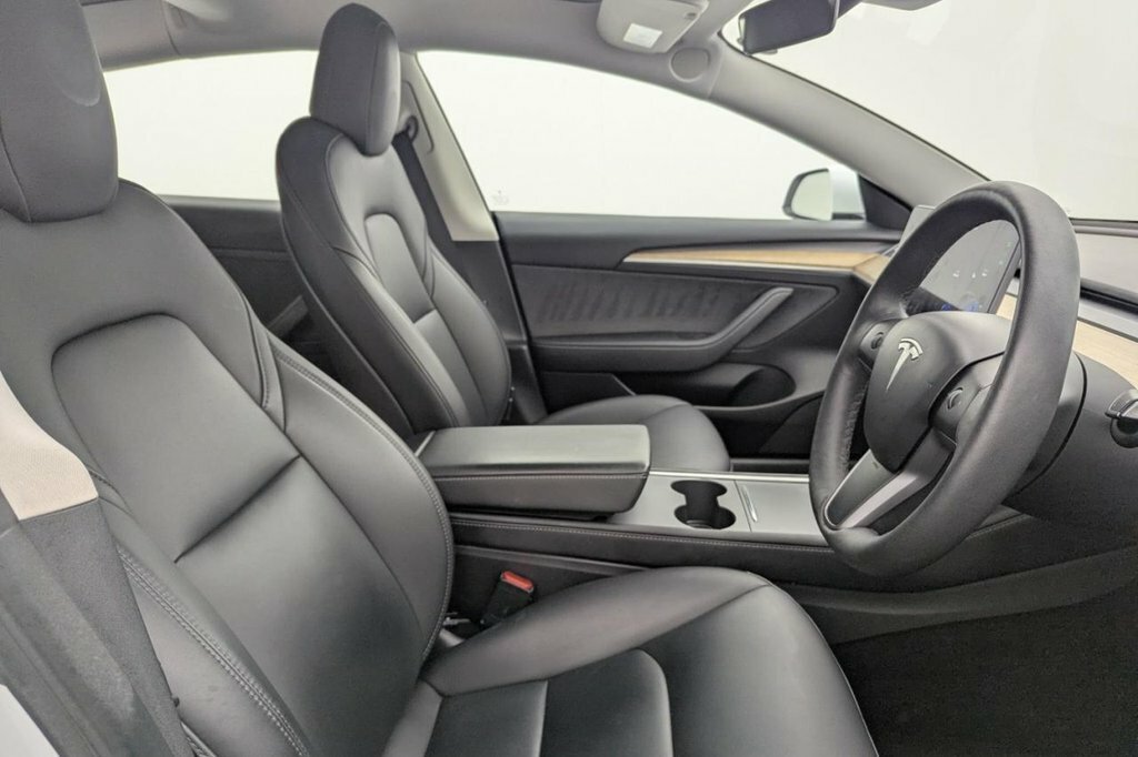 Tesla Model 3 Saloon White #2
