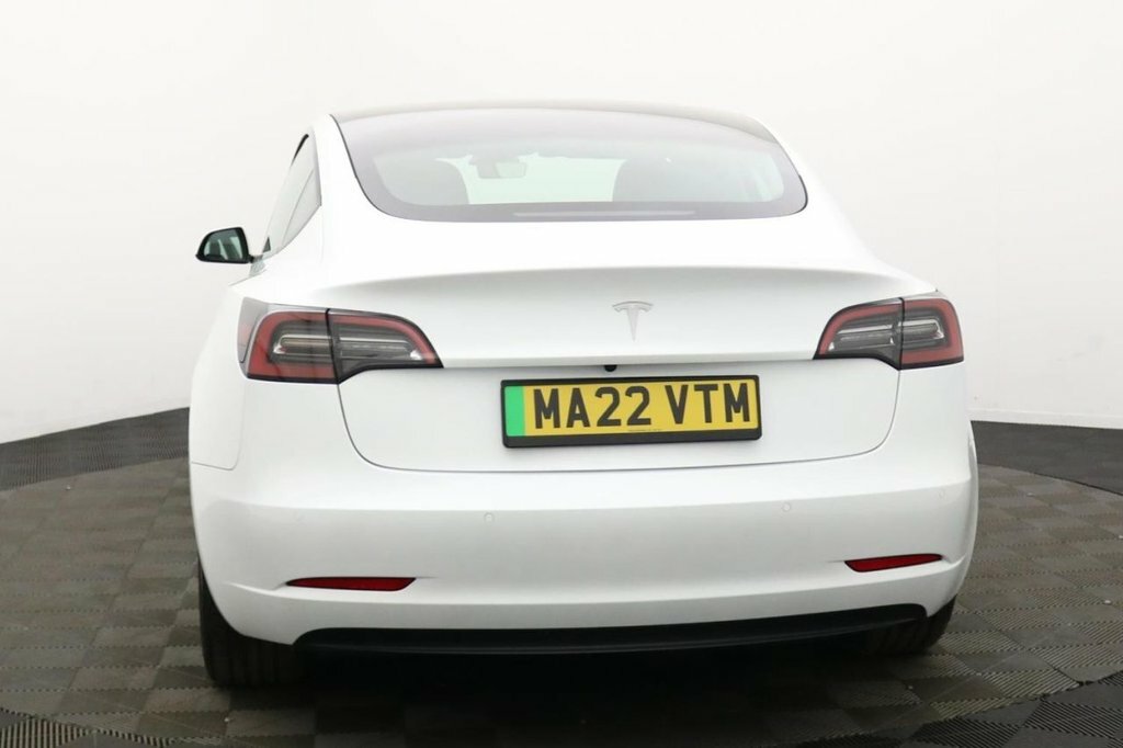 Tesla Model 3 Saloon White #4