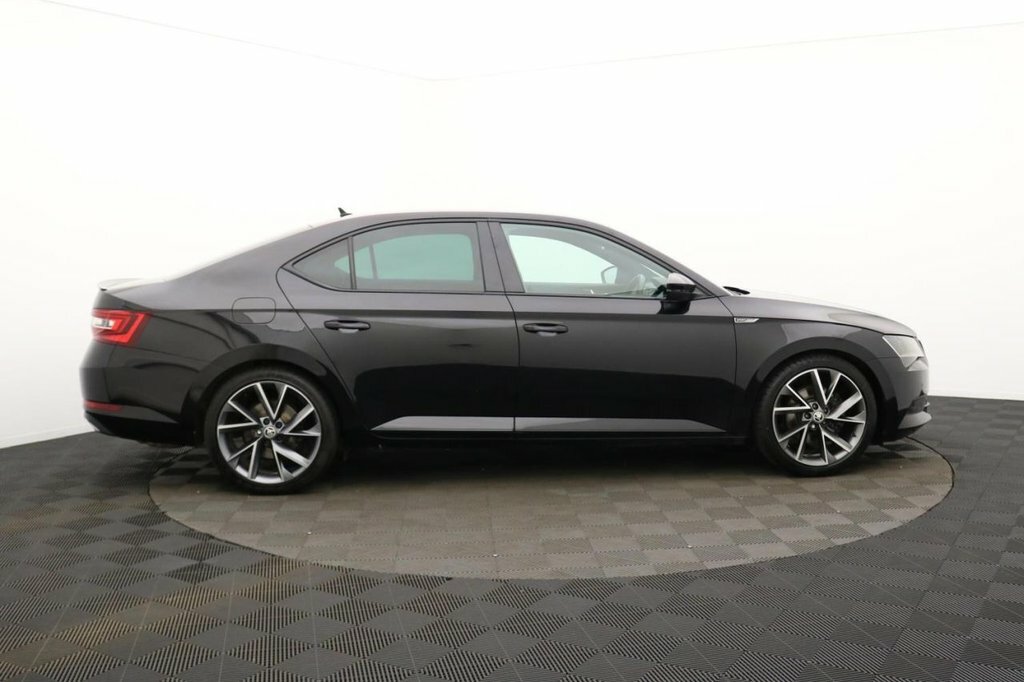 Skoda Superb 1.5L Sportline Black #2