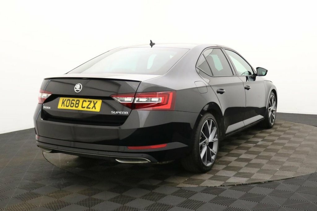 Skoda Superb 1.5L Sportline Black #4