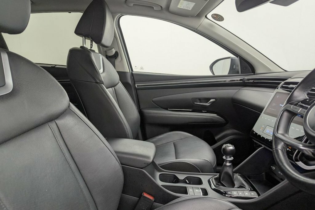 Hyundai Tucson 1.6L Ultimate White #3
