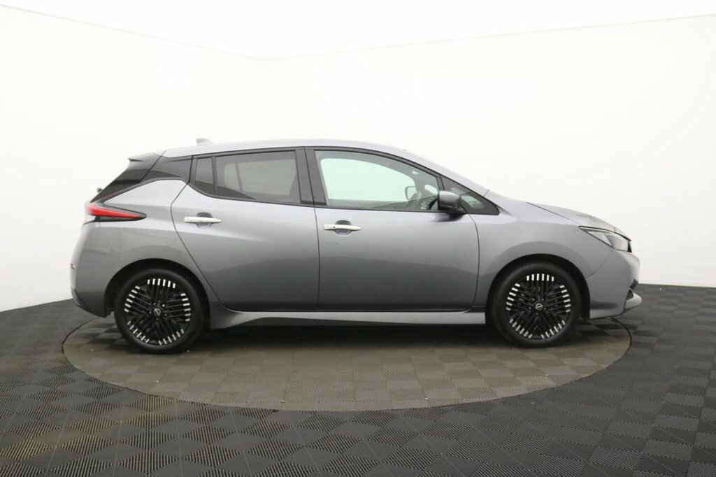 Nissan Leaf Hatchback Grey #2