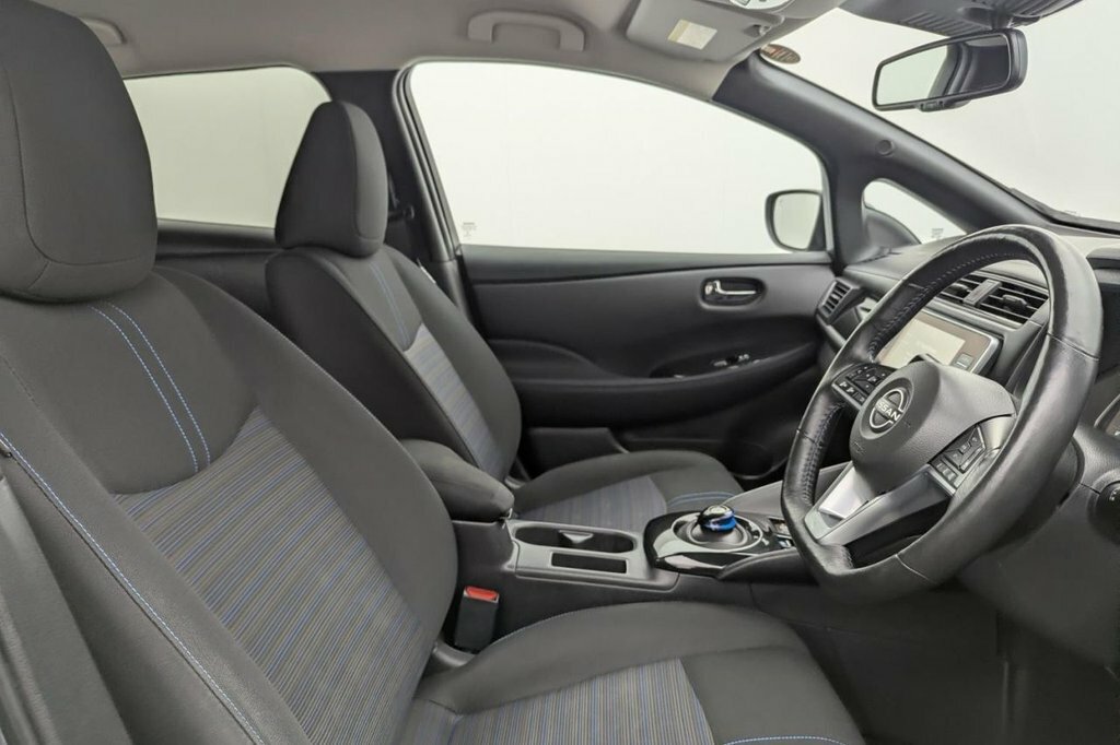 Nissan Leaf Hatchback Grey #3
