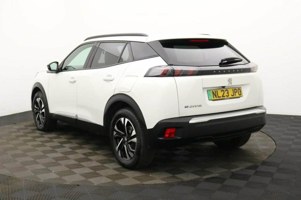 Peugeot e-2008 Suv White #5