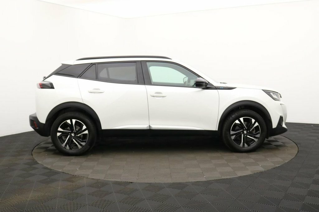 Peugeot e-2008 Suv White #2