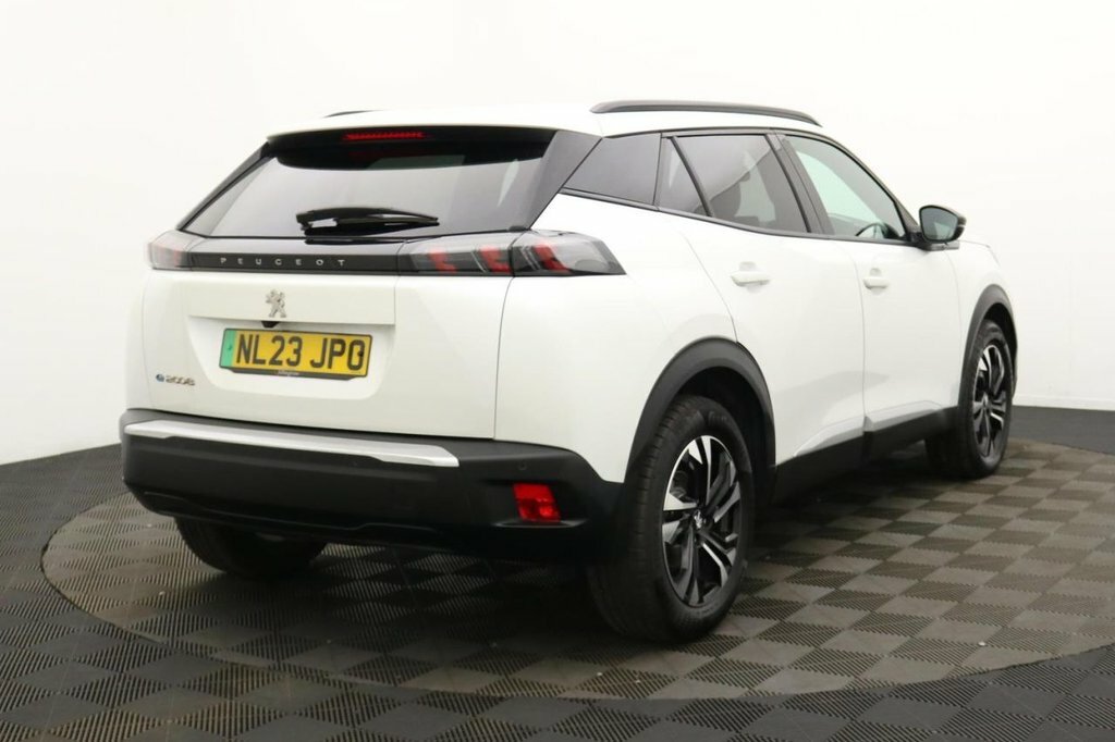 Peugeot e-2008 Suv White #4