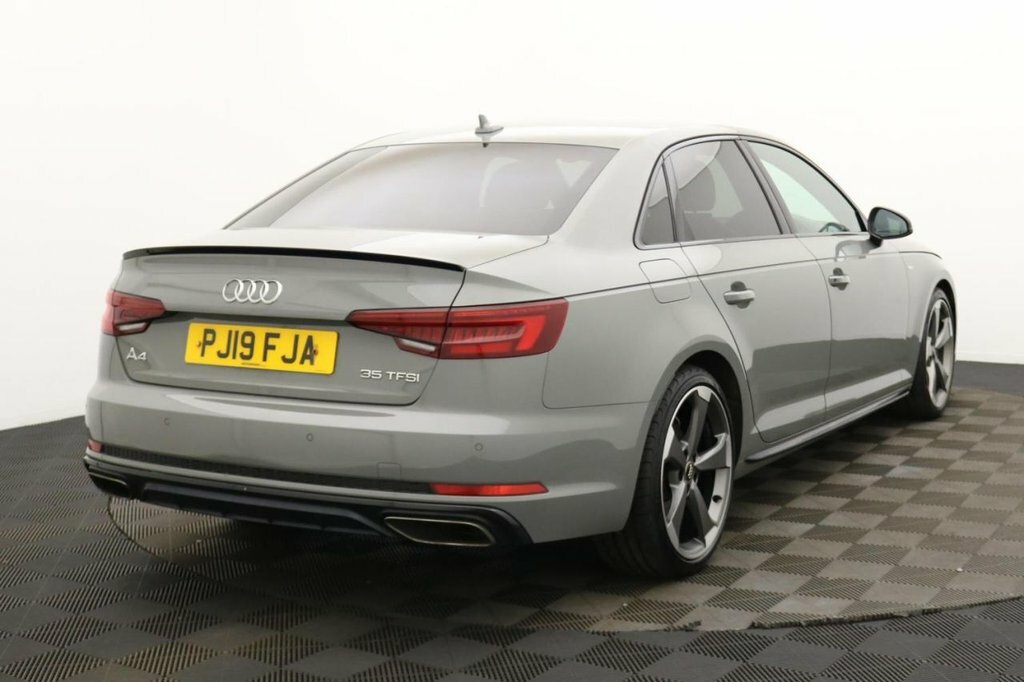 Audi A4 2L Black Edition Grey #4