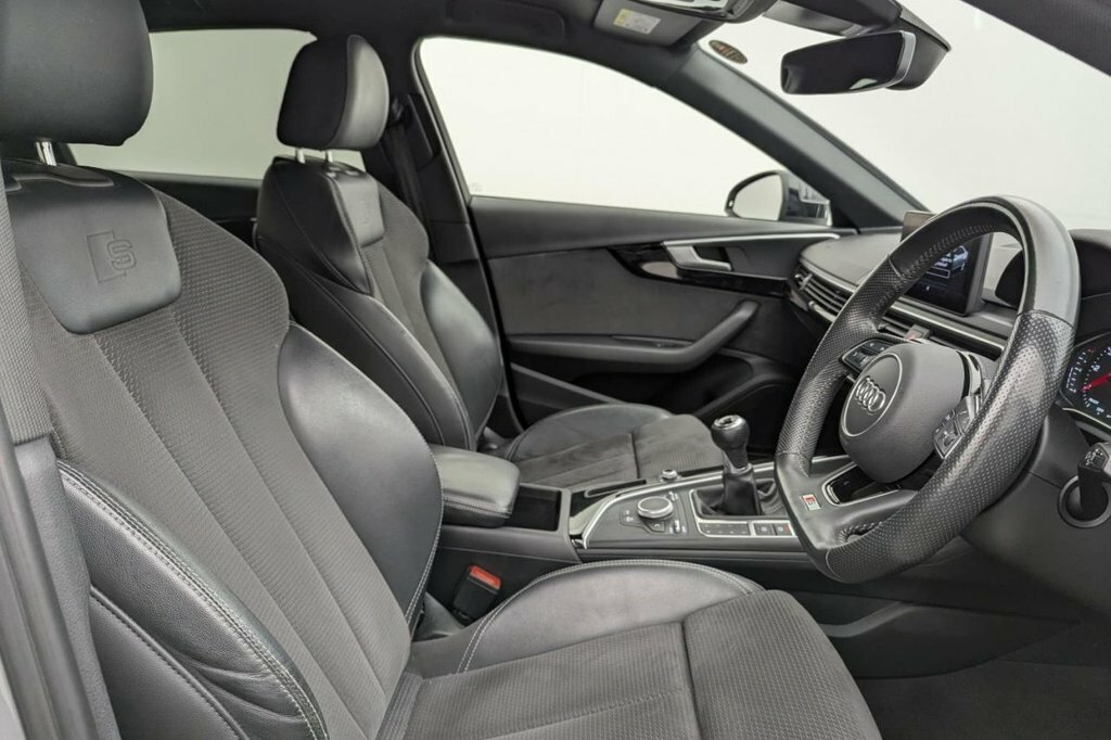 Audi A4 2L Black Edition Grey #3