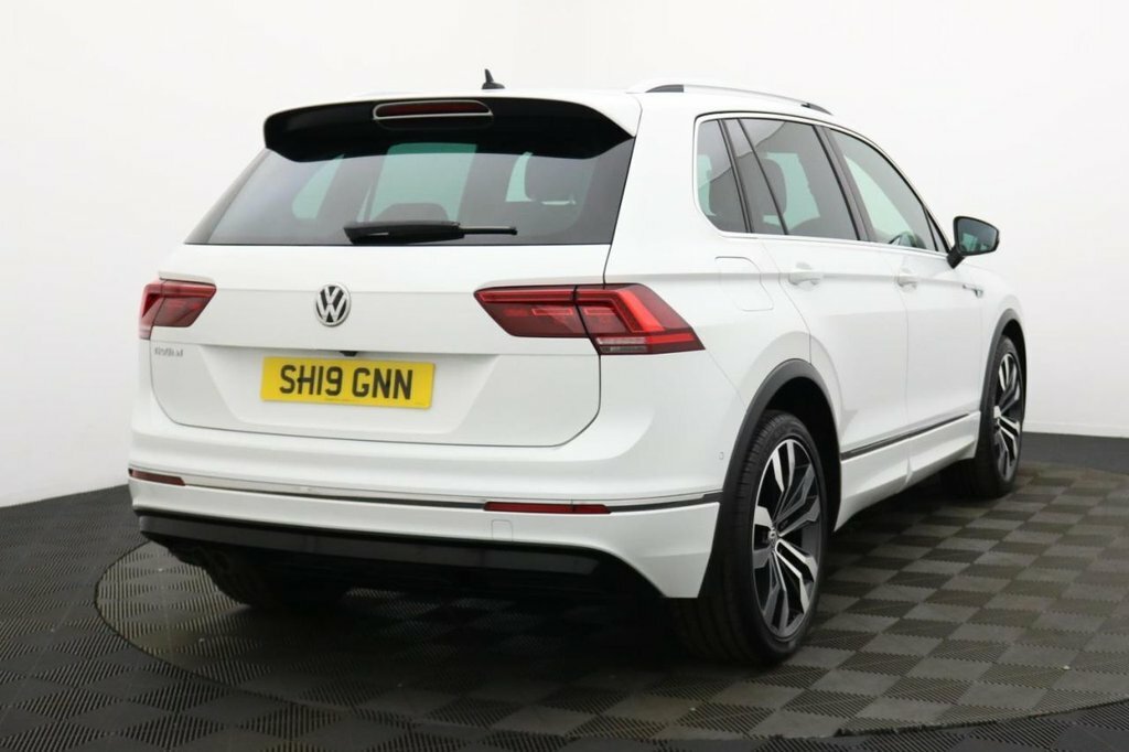 Volkswagen Tiguan 2L R-line Tech SH19GNN White #4