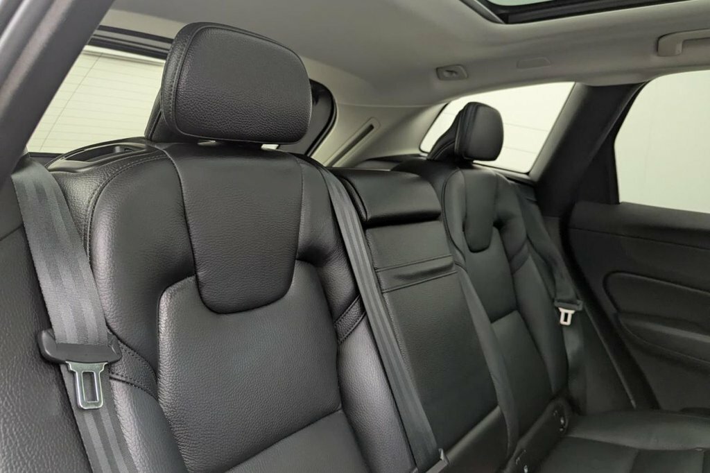 Volvo XC60 2021 70 2.0 #18