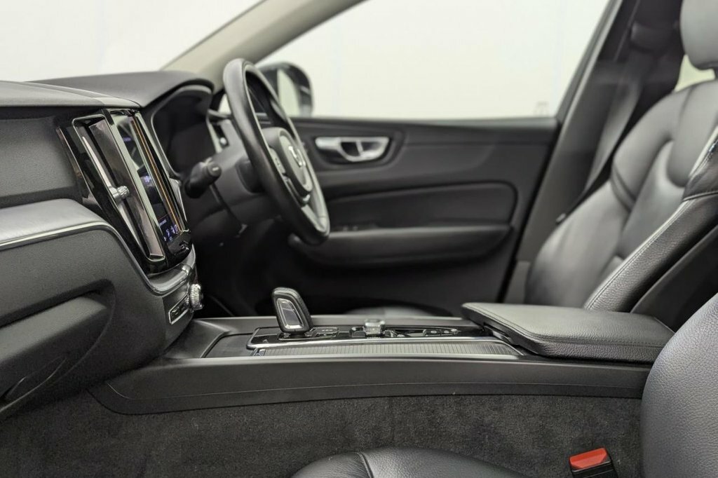 Volvo XC60 2021 70 2.0 #25