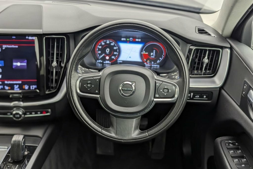 Volvo XC60 2021 70 2.0 #32