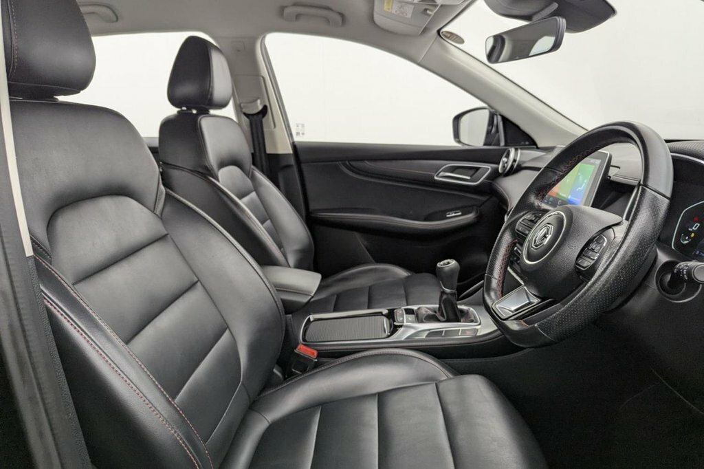 MG HS 1.5L Excite Black #3