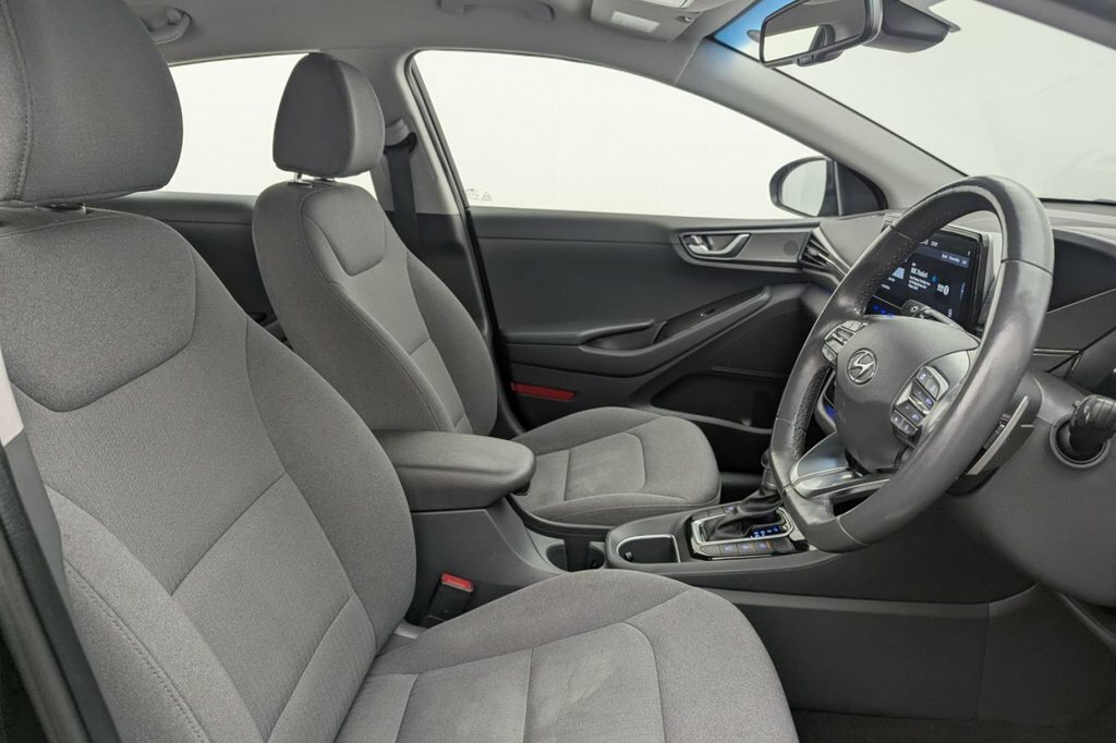 Hyundai Ioniq 1.6L Premium Black #3