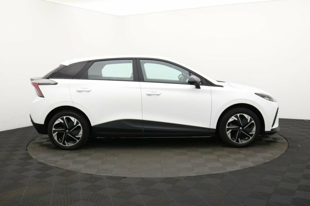 MG MG4 Hatchback White #2