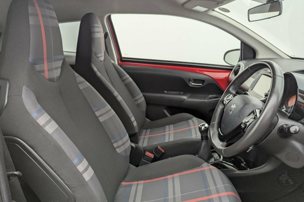 Peugeot 108 1.2L Allure Red #3