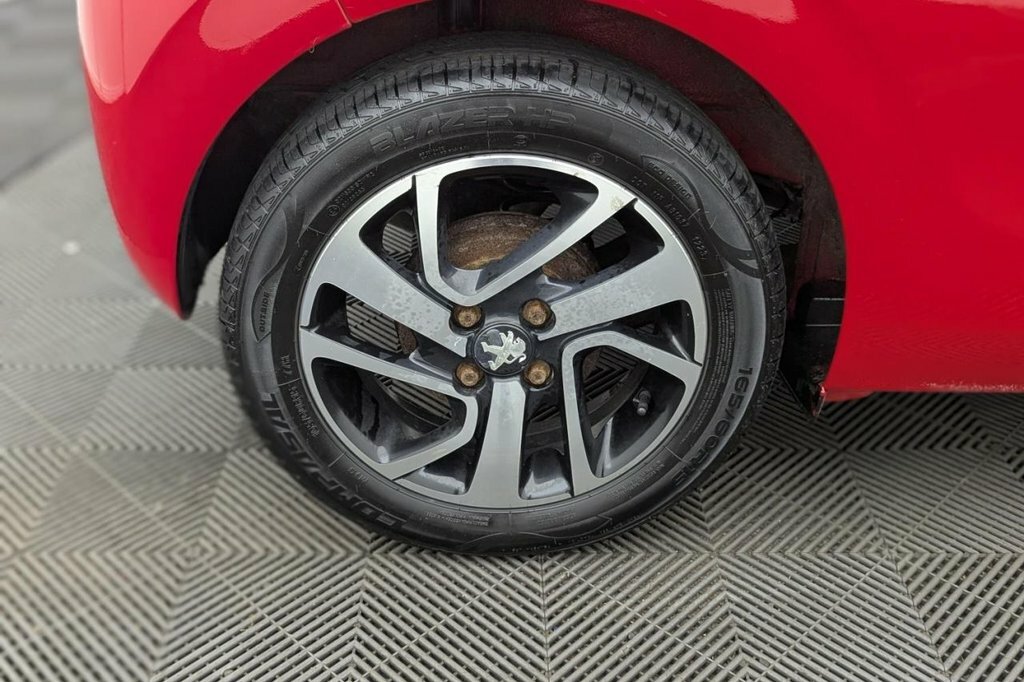 Peugeot 108 1.0 Active Top 68 Bhp Red #40
