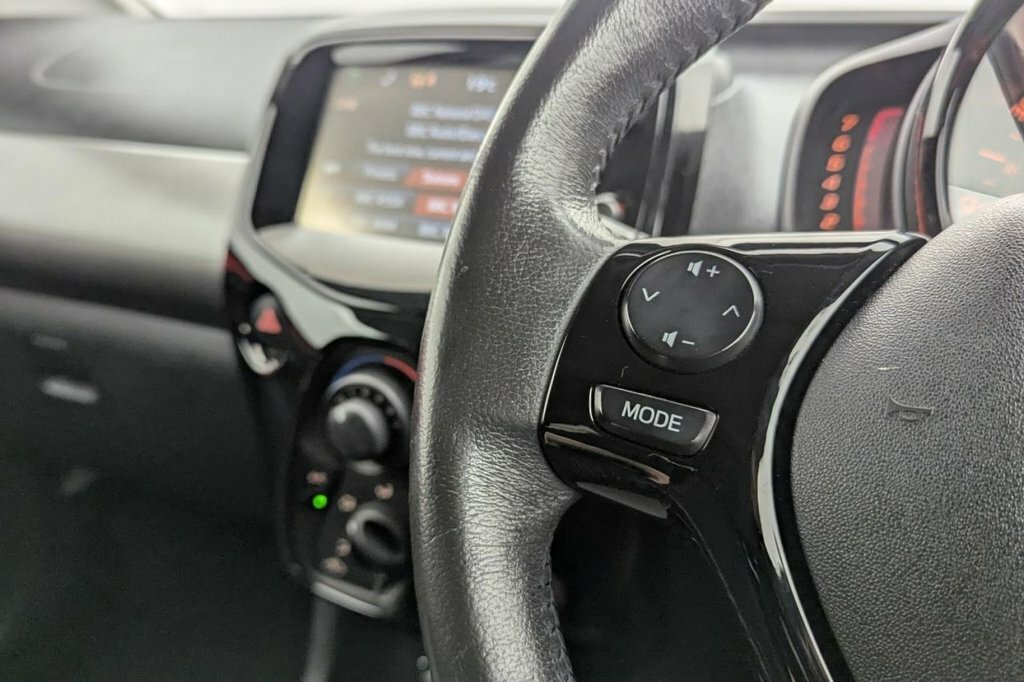 Peugeot 108 1.0 Active Top 68 Bhp Red #12
