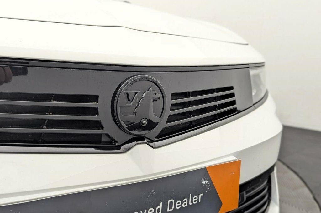 Vauxhall Astra 1.2 Turbo 145 Griffin Edition White #38