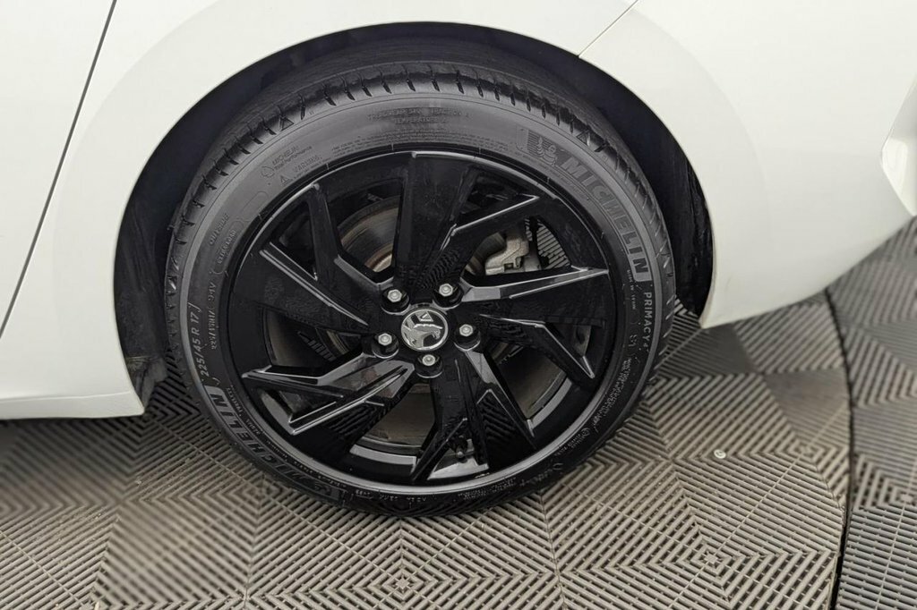 Vauxhall Astra 1.2 Turbo 145 Griffin Edition White #51