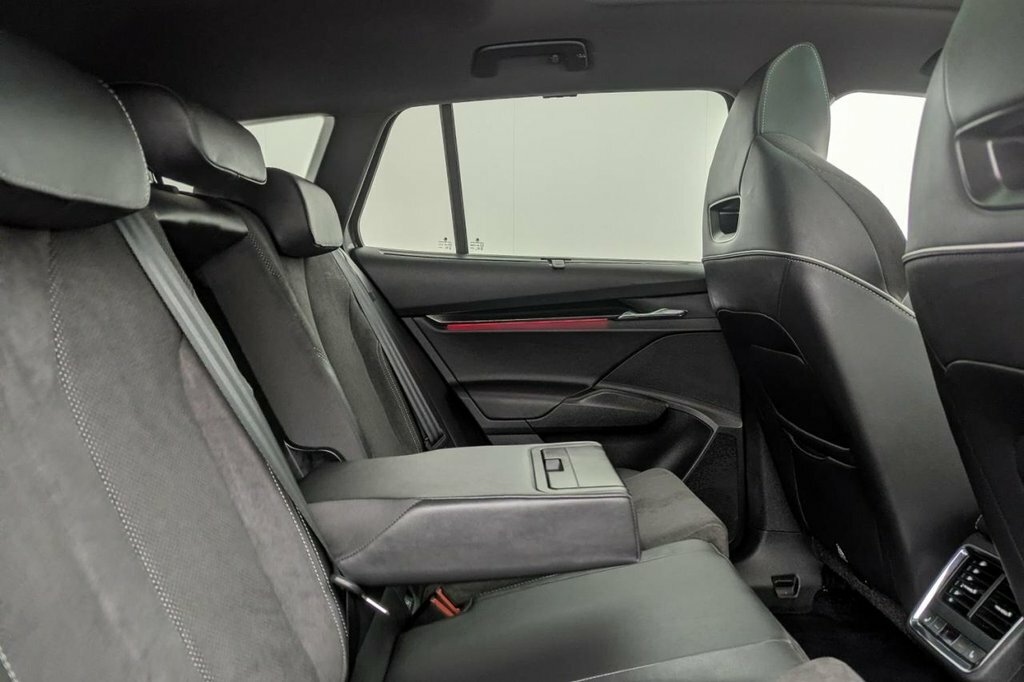 Skoda ENYAQ E 286Ps 85 Edition Red #14