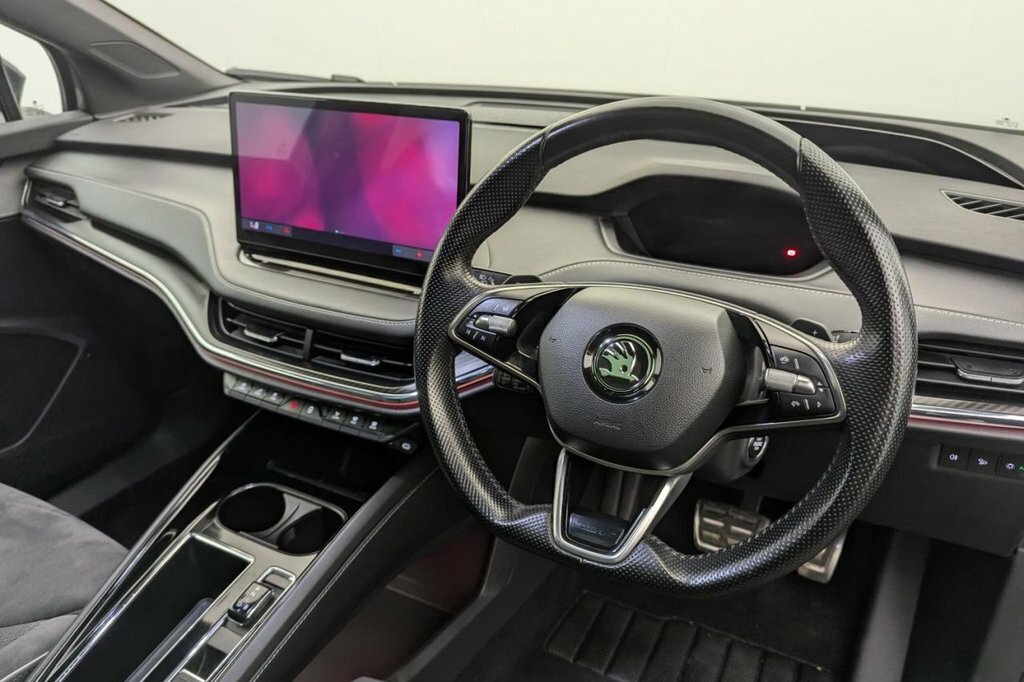 Skoda ENYAQ E 286Ps 85 Edition Red #11