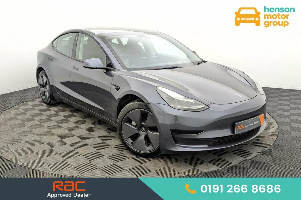Tesla Model 3 Saloon Grey