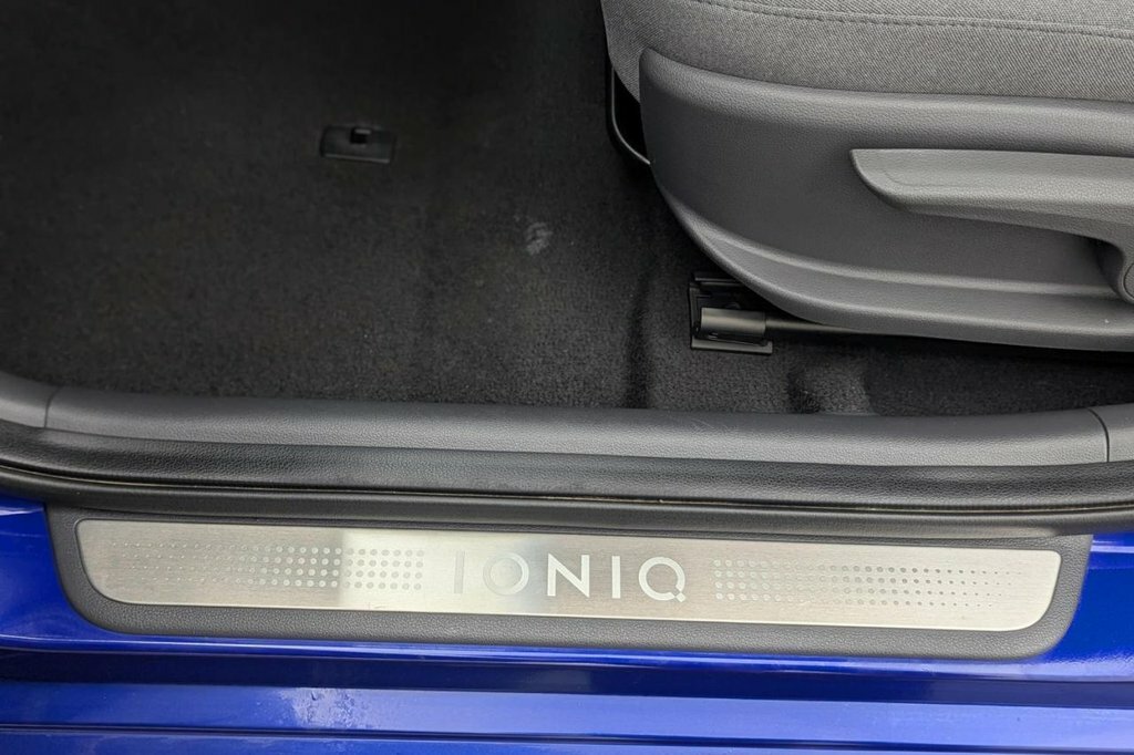 Hyundai Ioniq Hatchback Blue #26