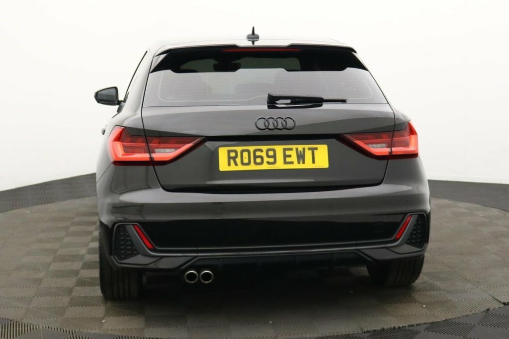 Audi A1 2L S Line Competition Black #5
