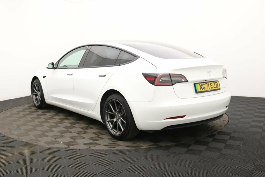 Tesla Model 3 Saloon White #6