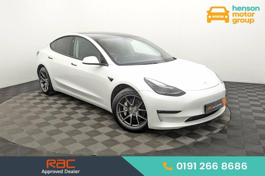 Tesla Model 3 Saloon White