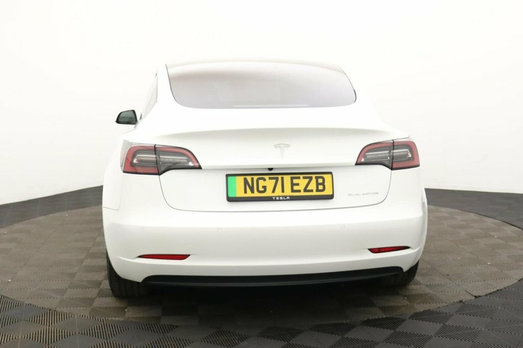 Tesla Model 3 Saloon White #5