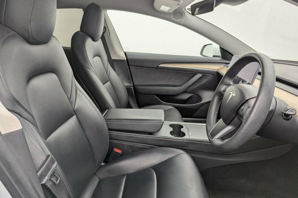 Tesla Model 3 Saloon White #3