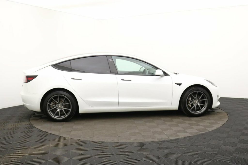 Tesla Model 3 Saloon White #2
