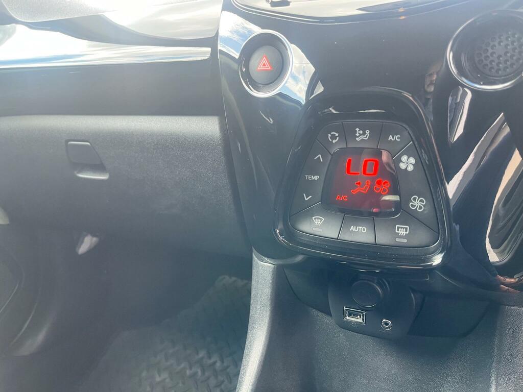 Peugeot 108 1.0L Allure 72 Bhp Red #9
