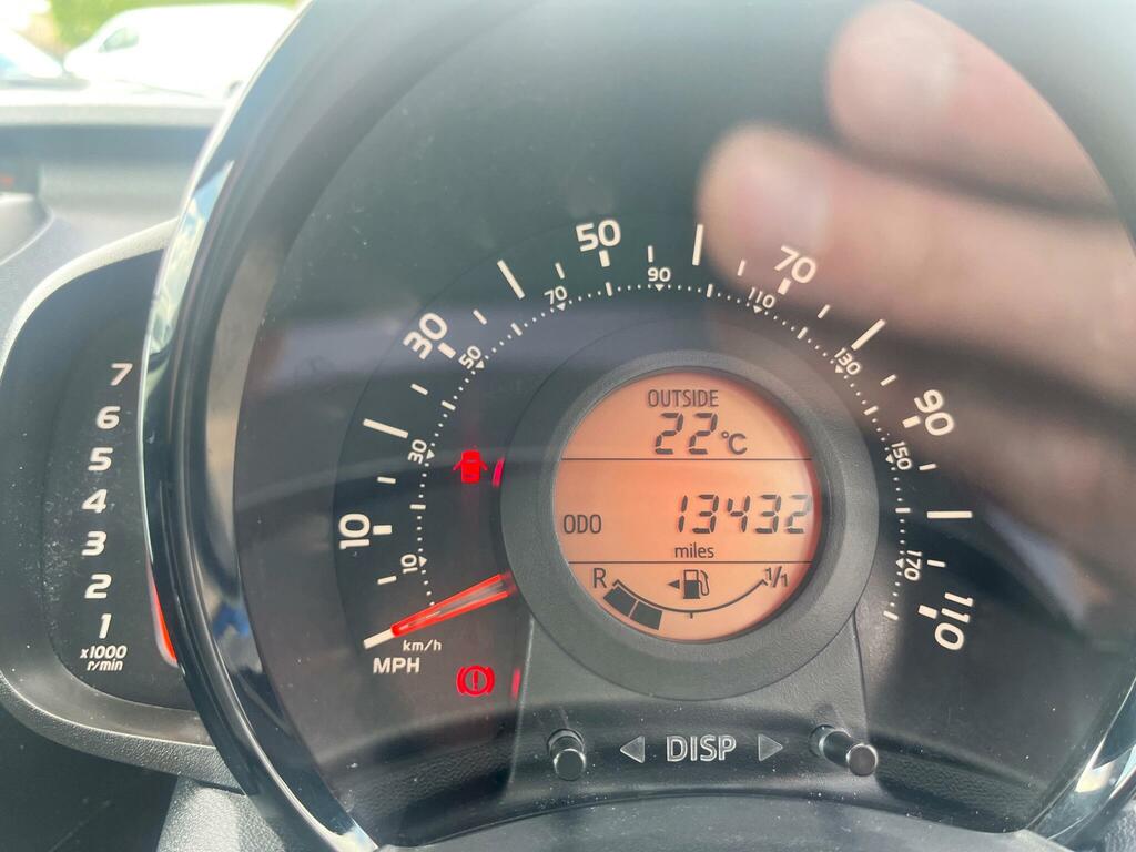 Peugeot 108 1.0L Allure 72 Bhp Red #31