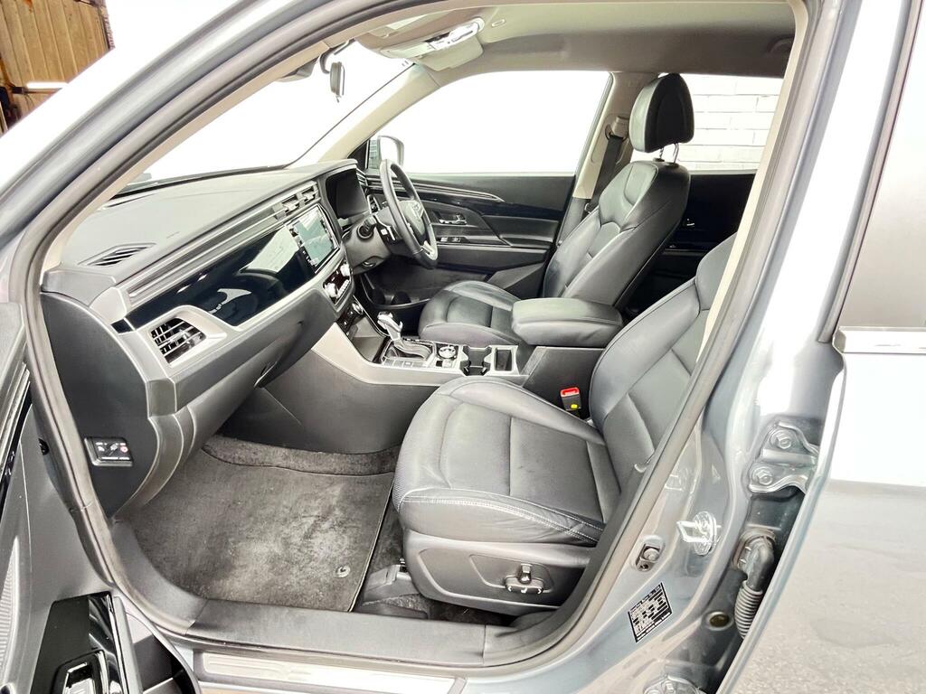 SsangYong Korando Ventura Red #26
