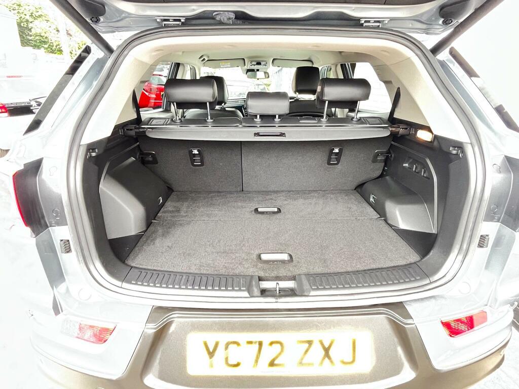 SsangYong Korando Ventura Red #25