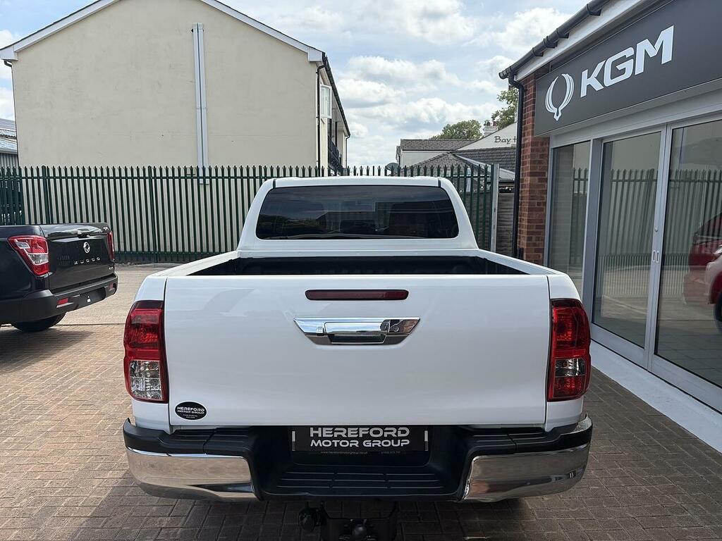 Toyota HILUX 2.4 D-4d Icon Pickup Double Cab CV69BAU White #6