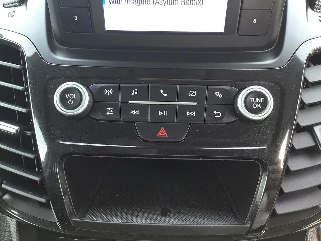 Ford Grand Tourneo Connect 1.5L Titanium Green #23