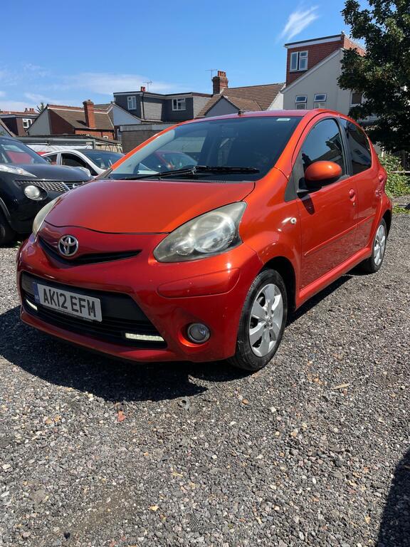 Toyota Aygo 1.0 Vvt-i Fire Euro 5 Red