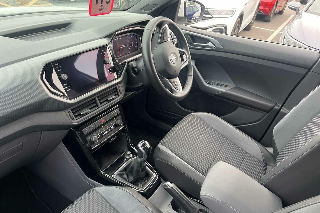 Volkswagen T-Cross 1.0 Tsi 115 R-line WF69LHW White #2