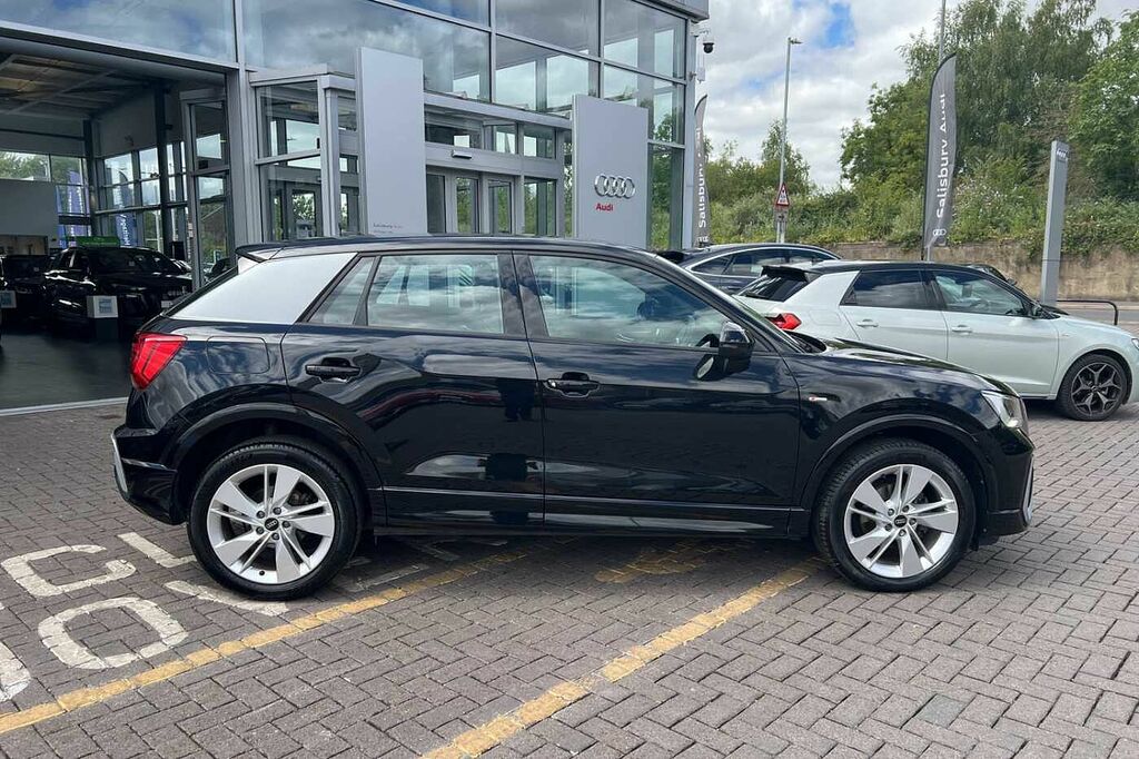 Audi Q2 S Line 35 Tfsi 150 Ps S Tronic Black #4