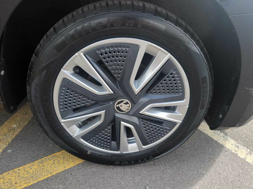 Skoda Fabia 1.0 Tsi 110 Se L WJ73MPE Black #5
