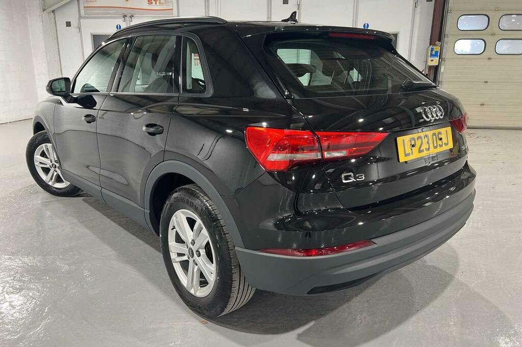 Audi Q3 Technik 35 Tfsi 150 Ps S Tronic LP23OSJ Black #3