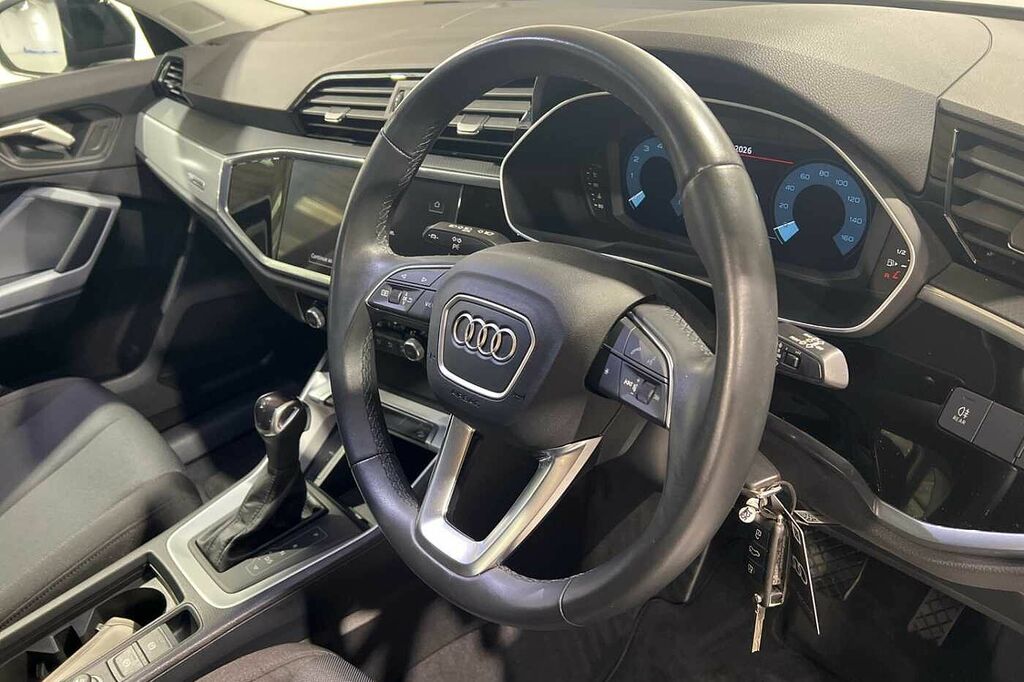 Audi Q3 Technik 35 Tfsi 150 Ps S Tronic LP23OSJ Black #6