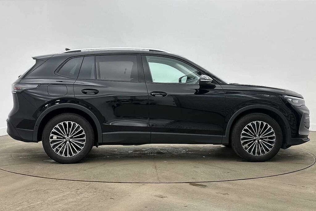 Volkswagen Tiguan 1.5 Etsi 150 Match Dsg GJ75OZA Black #4