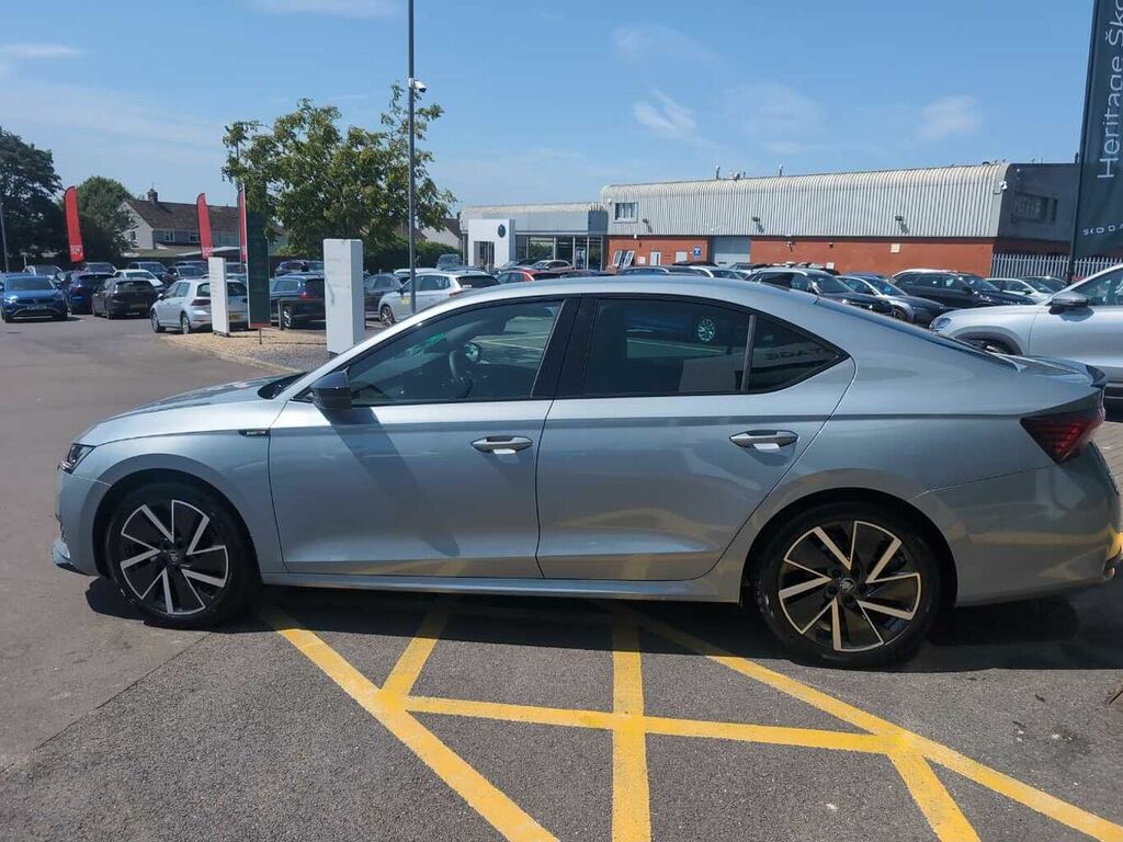 Skoda Octavia 2.0 Tdi 150 Sportline Dsg WG26YXZ Silver #4