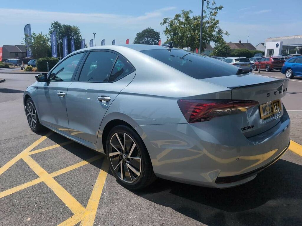 Skoda Octavia 2.0 Tdi 150 Sportline Dsg WG26YXZ Silver #3