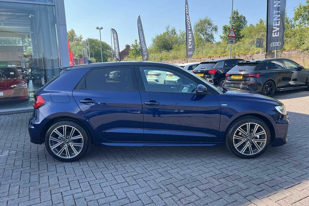 Audi A1 S Line 35 Tfsi 150 Ps S Tronic HG26KXR Blue #4